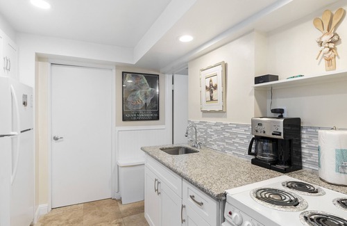 Coconut Grove Apartment | Stylish 1BR Apartment with AC, Full Kitchen & W/D - Just Steps to the Beach