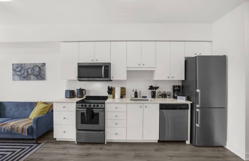 Rosemount Condo | Stylish 1BR Condo in Prime Location with Parking and Wi Fi