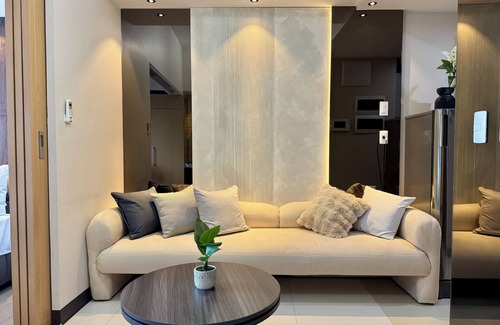 Pinagsama Condo | Stylish 1br inside BGC at Uptown Parksuites - 24k