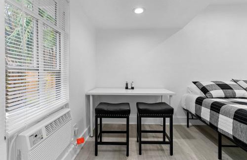 Lake Eola Heights House | Stylish 1br Near Downtown Pet-friendly