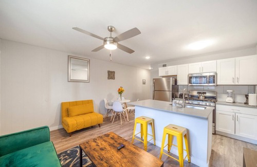 Brentwood Apartment | Stylish 1BR Near UT Brentwood Evonify
