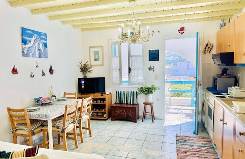 Ornos Apartment | Stylish 2 Bd Escape Apt with Patio at Ornos Beach