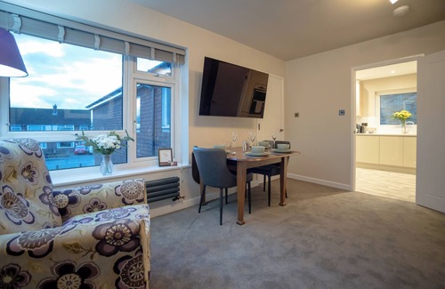 Hereford Apartment | Stylish 2-Bed Apartment with Parking & City Access