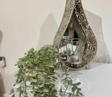 The Westside Apartment | Stylish 2 Bed/Bath Apartment