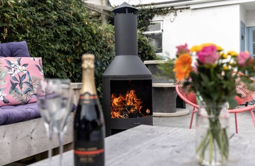 Braunton House | Stylish 2 bed, pet-friendly coastal retreat
