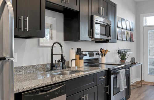 Hillsboro Village Condo | STYLISH 2 Bedroom, 3 Bed Near Restaurants & Vandy!