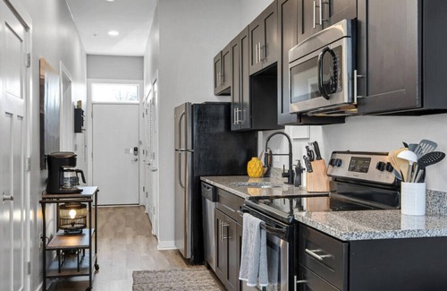 Hillsboro Village Condo | STYLISH 2 Bedroom, 3 Bed Near Restaurants & Vandy!