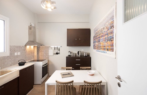 Thissio Apartment | Stylish 2 bedroom Apt in Thiseion, large balcony