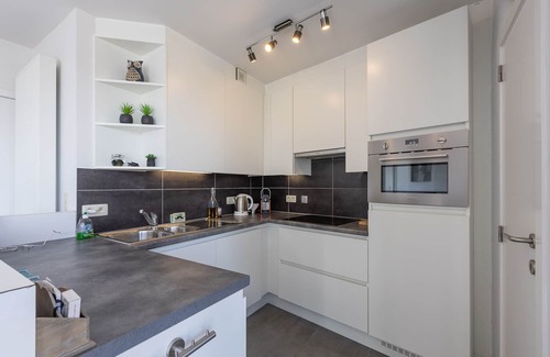 Middelkerke Apartment | Stylish 2-Bedroom with Terrace