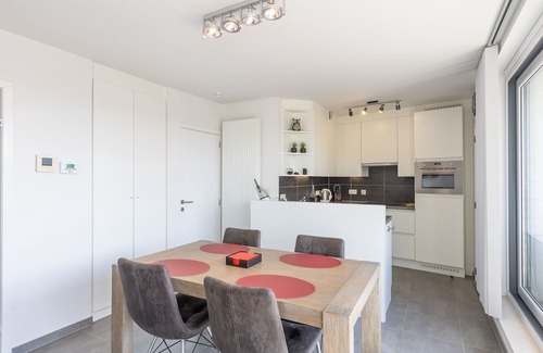 Middelkerke Apartment | Stylish 2-Bedroom with Terrace