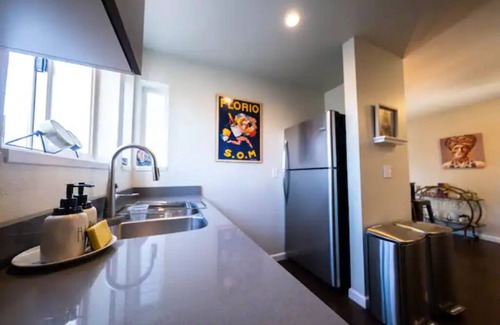 Broadway Apartment | Stylish 2 Bedroom Capitol Hill Apartment