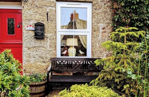 Paul Cottage | Stylish 2 bedroom cottage - garden and parking - walking distance from Mousehole