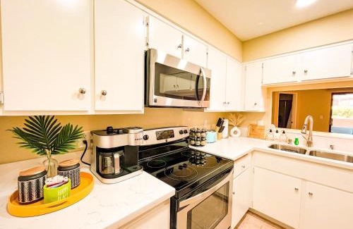 Fontana Apartment | Stylish 2 bedroom near Ontario Airport