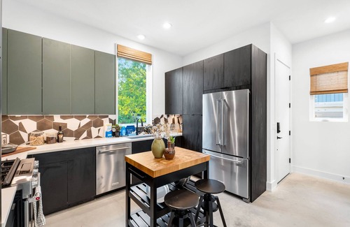 South Manchaca House | Stylish 2 bedroom Retreat in South Austin