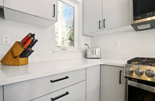Alyeska House | Stylish 2-Bedroom Townhome in Downtown Girdwood