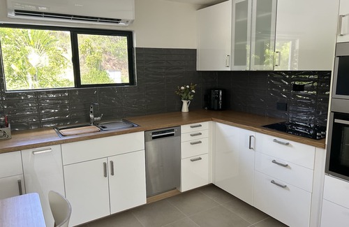 West End Apartment | Stylish 2 bedroom unit convenient location, West End