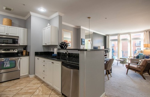 Belltown Condo | Stylish 2 BR, 2 BA in the Heart of the City!