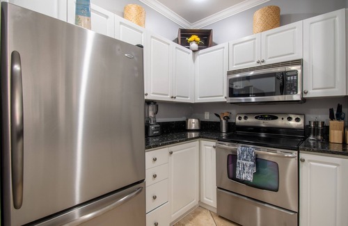 Belltown Condo | Stylish 2 BR, 2 BA in the Heart of the City!