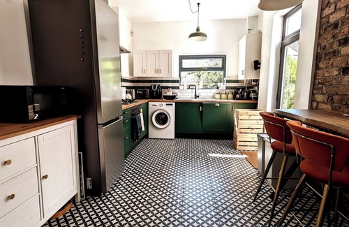 Riverside House | Stylish 2BD Home near Millenium Stadium, Cardiff