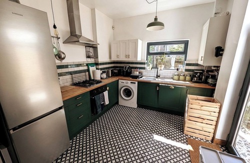 Riverside House | Stylish 2BD Home near Millenium Stadium, Cardiff