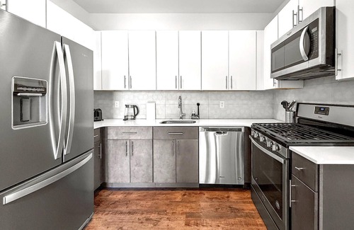 Olde Kensington Apartment | Stylish 2BD | Sleeps 6 | Northern Liberties