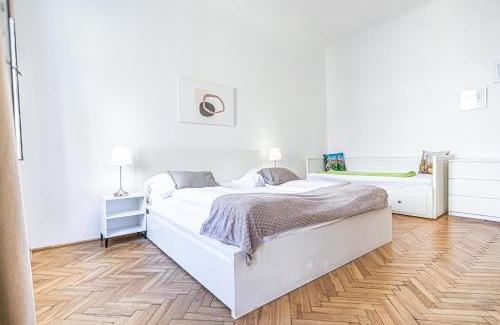 Matzleinsdorf Apartment | Stylish 2BR Apt for Groups, Up to 5P at Margareten