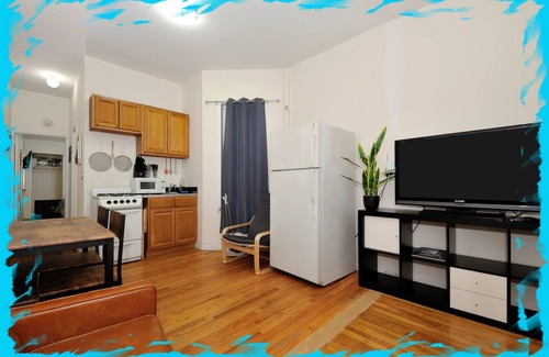 Upper East Side Apartment | Stylish 2BR Comfy Apt! Heart of UES!