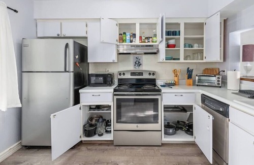 Tucson Condo | Stylish 2BR Condo | Pool, Hot Tub, Near UofA
