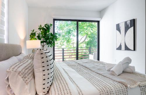 Coconut Grove Apartment | Stylish 2BR Miami Condo with Private Balcony