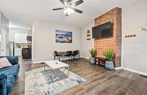 Mount Washington House | Stylish 2BR! Off-Street Parking!