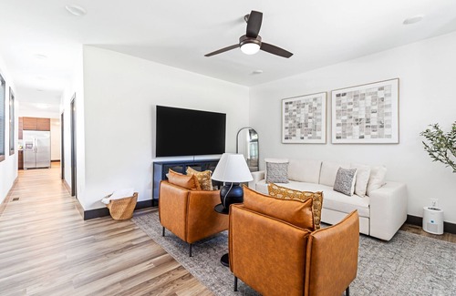 Germantown House | Stylish 2BR Retreat Minutes from NuLu & Downtown!