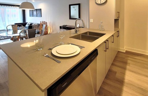 Brossard Apartment | Stylish 2BR with Skyline Views, Near Brossard Park