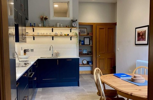 Marchmont Apartment | Stylish 3 bed 2 bath Meadows main door garden apt