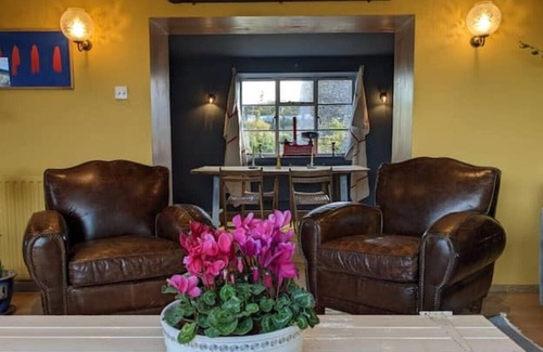 Temple Guiting Cottage | Stylish 3 bed Cotswold Cottage With Stunning Views and Country Walks
