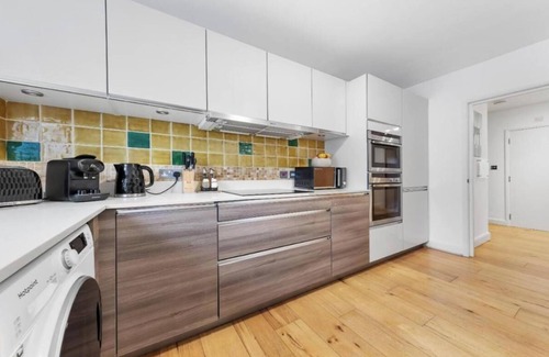 Bayswater Apartment | Stylish 3-Bedroom Apartment Near Hyde Park