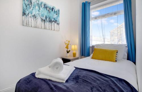 Darlington House | Stylish 3-Bedroom Oasis in Darlington, Sleeps 5