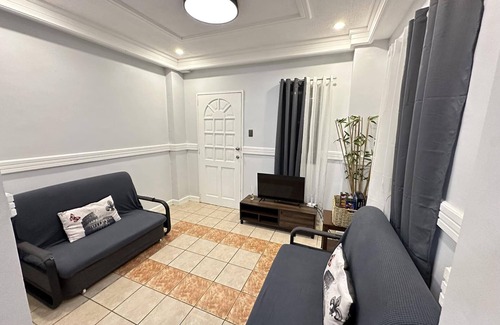 Baguio House | Stylish 3-Bedroom Sanctuary in Baguio City, sleeps up to 15!