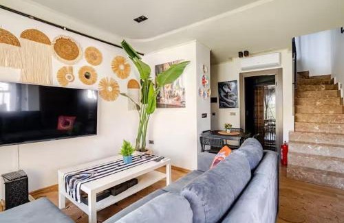 Konyaalti Apartment | Stylish 3-BR Near Konyaaltı Beach Pool, AC & PS5