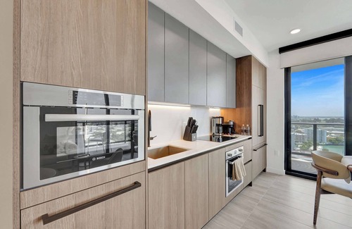 North Beach Condo | Stylish 3BR/2BA Condo – 17th Floor, Pool, Minutes from the Sand
