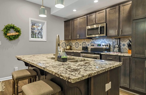 Shelby Park Apartment | Stylish 3BR 2BA Retreat in the Heart of Louisville