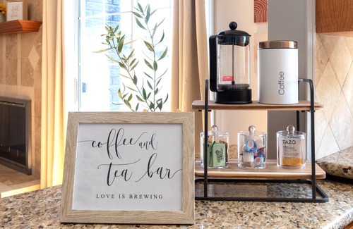 North Redondo House | Stylish 3BR Home - Sleeps 8 - Child & Pet Friendly - Beach, LAX, SoFi