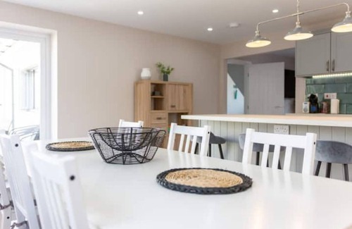 Nottingham House | Stylish 4 Bed, newly renovated home in Nottingham