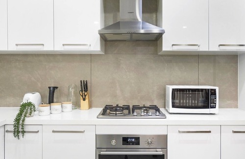 Chippendale House | Stylish 4Bedroom Terrace House in Chippendale