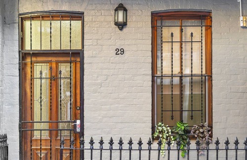 Chippendale House | Stylish 4Bedroom Terrace House in Chippendale