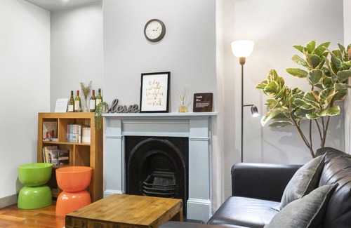 Chippendale House | Stylish 4Bedroom Terrace House in Chippendale