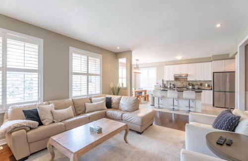 Churchill Meadows House | Stylish 4BR Oasis | Peaceful Mississauga Location