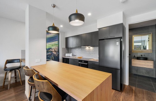 Tawonga South Apartment | Stylish Accomodation, breathtaking views, abundance of wildlife, waiting for you