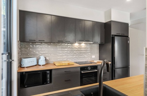 Tawonga South Apartment | Stylish Accomodation, breathtaking views, abundance of wildlife, waiting for you