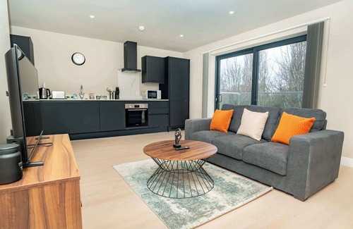 Bloxwich Apartment | Stylish and Bright 2 Bed Apartment in Birmingham