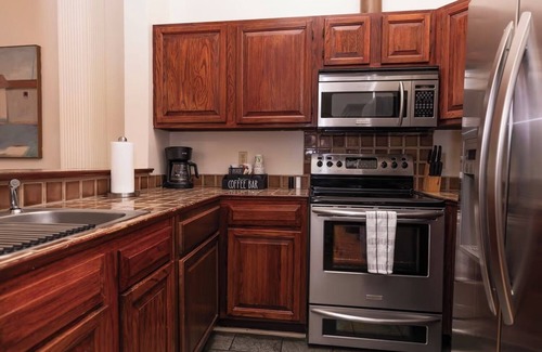French Quarter Hotel | Stylish and Charming 2-Bedroom Stay – Authentic New Orleans Vibe